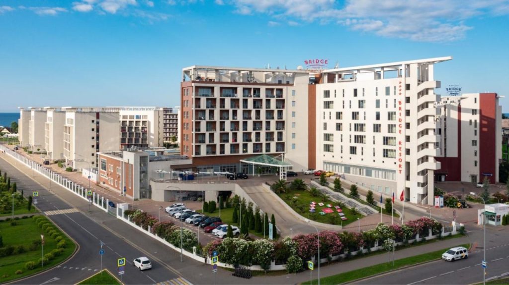 отель Bridge Resort